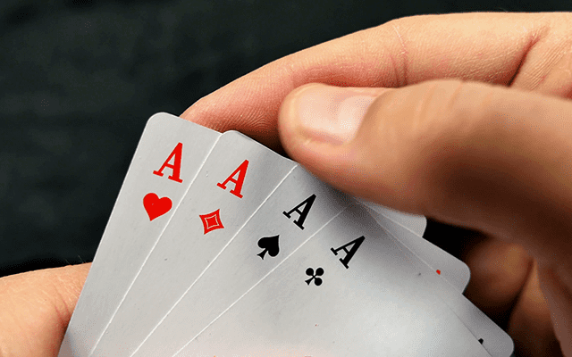 Trong Poker có những kiểu giới hạn cược nào?