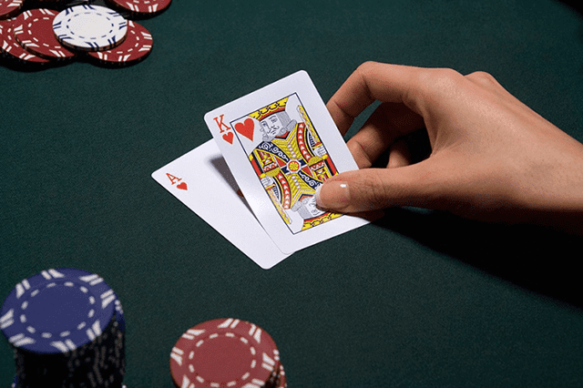 Poker và phương án đánh phù hợp với những người mới chơi và cơ bản nhất