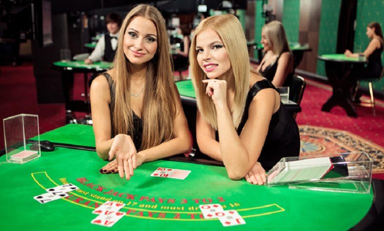 Lệnh Hit trong Blackjack là gì? Và cách để bạn sử dụng lệnh này tốt nhất