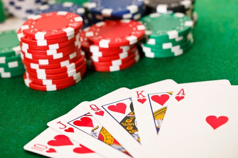 Gợi ý về những cách để trở thành cao thủ trong Poker và toàn thắng trước đối thủ