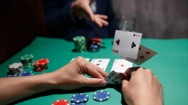 Cách tham gia chơi một ván cược đơn giản trong Poker dành cho người mới